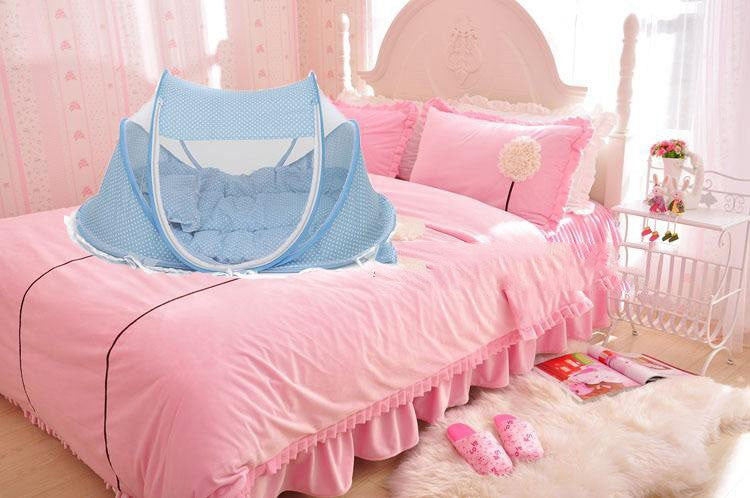 Infant mosquito net with soft cushioned interior for newborn 